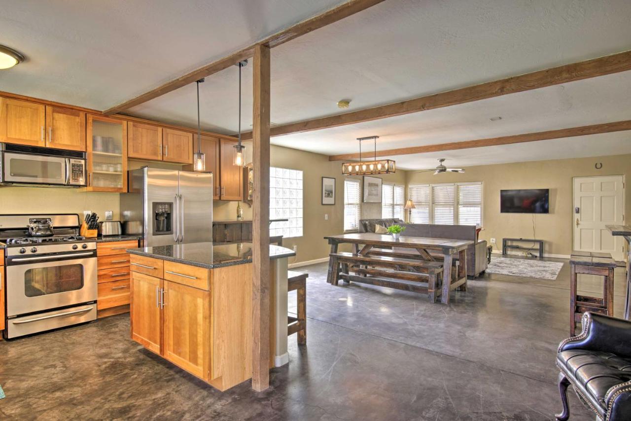 Central Phoenix Cottage With Private Yard! エクステリア 写真
